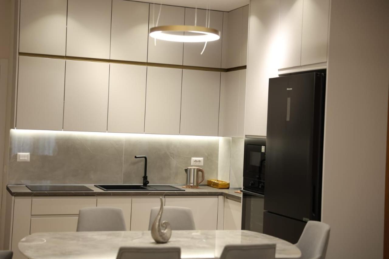 Main Luxury 1 Тирана