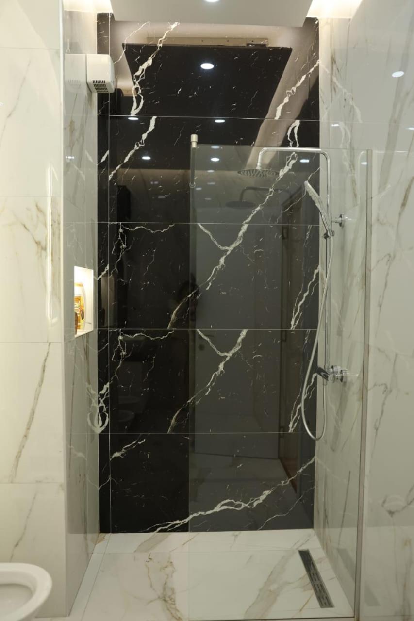 Main Luxury 1